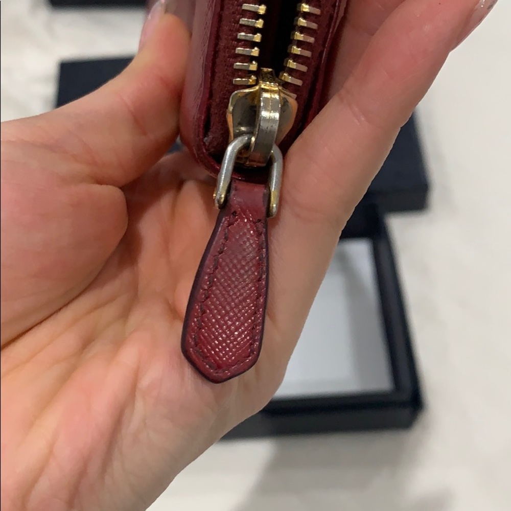 Red Prada Wallet - Picture 6 of 6